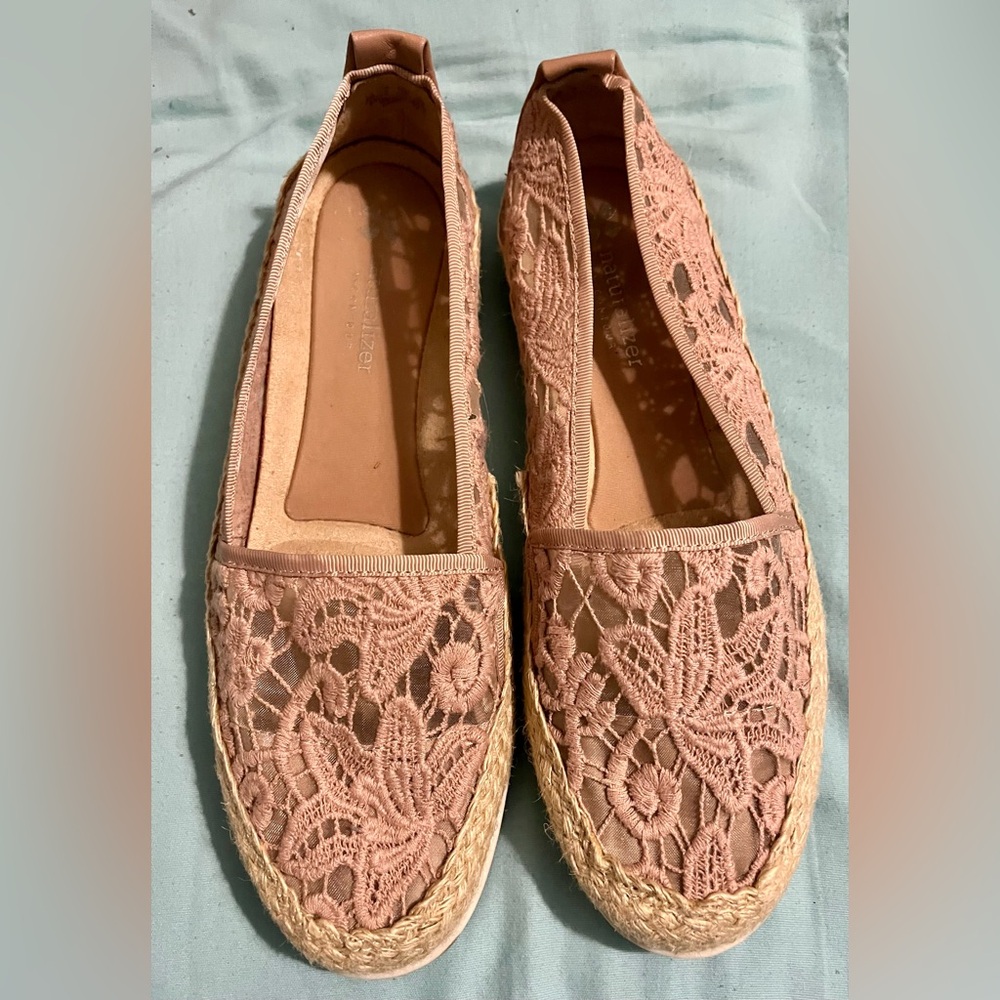 Naturalizer Lace Espadrille Flats in Dusty Pink